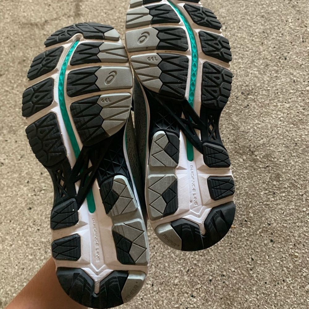 ASICS shoes - Picture 2 of 4